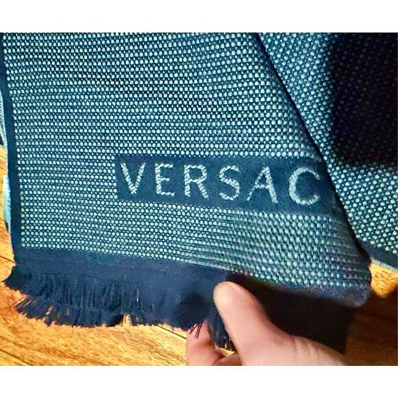 Versace Medusa Wool Scarf Throw Decor - Picture 3 of 6
